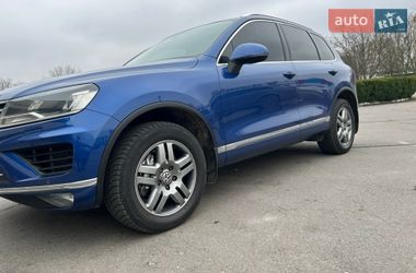 Позашляховик / Кросовер Volkswagen Touareg 2015 в Хмельницькому