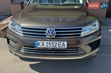 Внедорожник / Кроссовер Volkswagen Touareg 2017 в Петропавловской Борщаговке