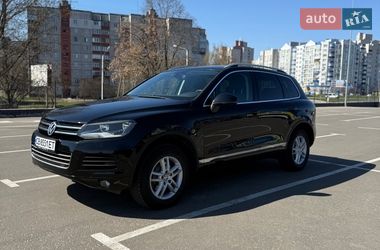 Внедорожник / Кроссовер Volkswagen Touareg 2011 в Чернигове