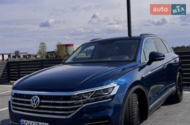 Позашляховик / Кросовер Volkswagen Touareg 2019 в Мукачевому
