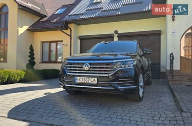 Внедорожник / Кроссовер Volkswagen Touareg 2018 в Хмельницком