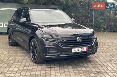 Позашляховик / Кросовер Volkswagen Touareg 2021 в Чернівцях