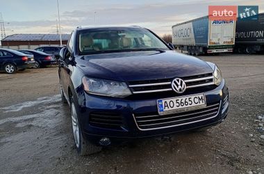Внедорожник / Кроссовер Volkswagen Touareg 2012 в Хусте
