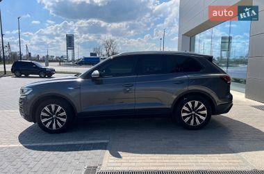 Внедорожник / Кроссовер Volkswagen Touareg 2021 в Днепре