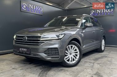 Внедорожник / Кроссовер Volkswagen Touareg 2021 в Киеве
