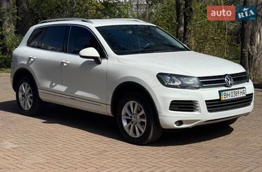 Внедорожник / Кроссовер Volkswagen Touareg 2014 в Одессе