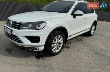 Внедорожник / Кроссовер Volkswagen Touareg 2015 в Иршаве