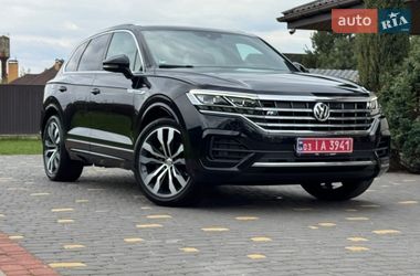 Внедорожник / Кроссовер Volkswagen Touareg 2019 в Киеве