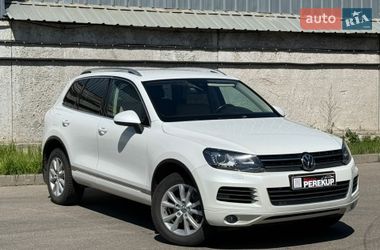 Внедорожник / Кроссовер Volkswagen Touareg 2013 в Киеве