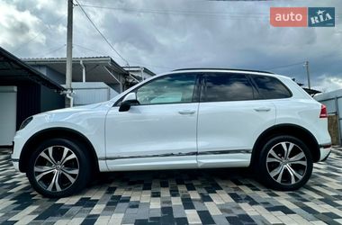 Внедорожник / Кроссовер Volkswagen Touareg 2016 в Голованевске