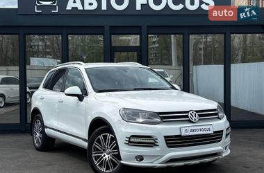 Позашляховик / Кросовер Volkswagen Touareg 2012 в Києві
