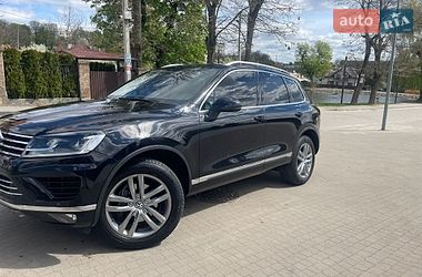 Позашляховик / Кросовер Volkswagen Touareg 2015 в Львові