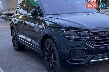 Внедорожник / Кроссовер Volkswagen Touareg 2019 в Киеве