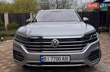 Позашляховик / Кросовер Volkswagen Touareg 2018 в Полтаві