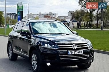 Внедорожник / Кроссовер Volkswagen Touareg 2014 в Житомире