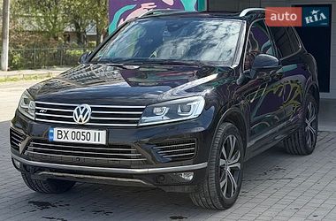Позашляховик / Кросовер Volkswagen Touareg 2015 в Кам'янець-Подільському