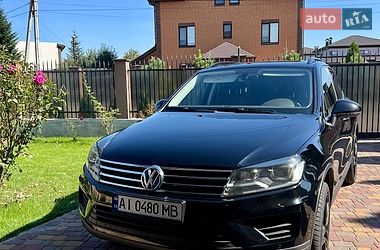 Внедорожник / Кроссовер Volkswagen Touareg 2016 в Киеве