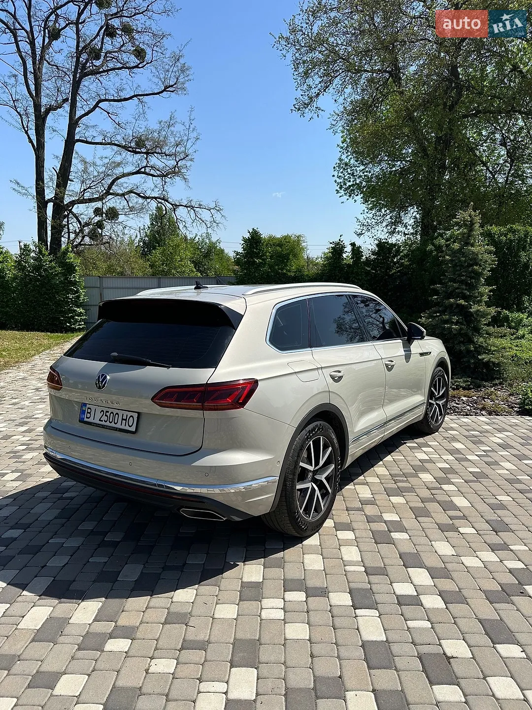 2020 Volkswagen Touareg - мініатюра 2