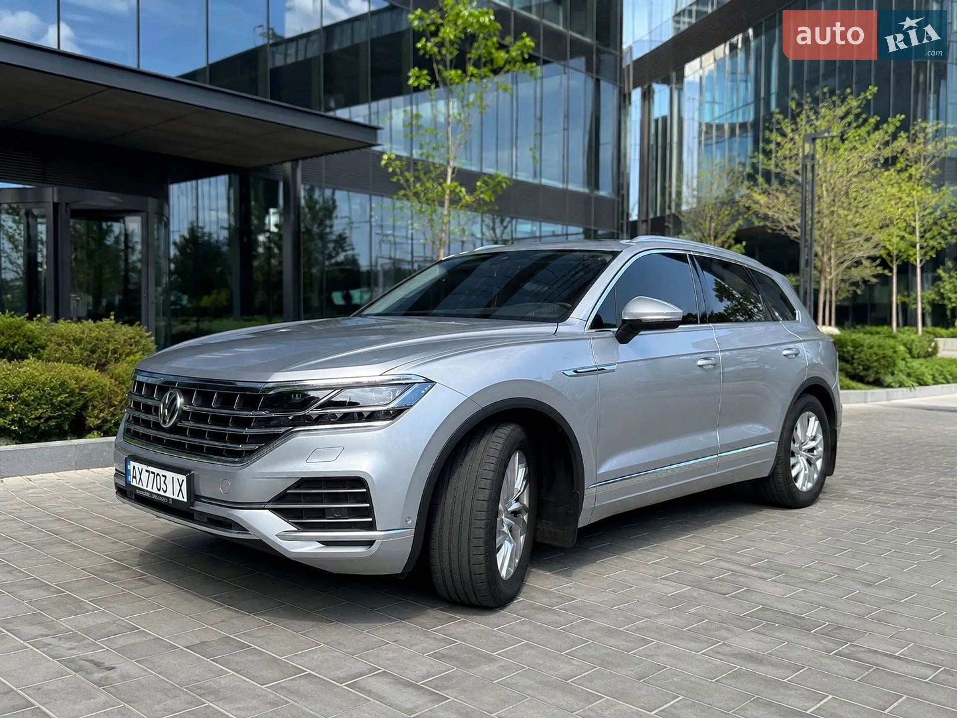 2019 Volkswagen Touareg - фото 1
