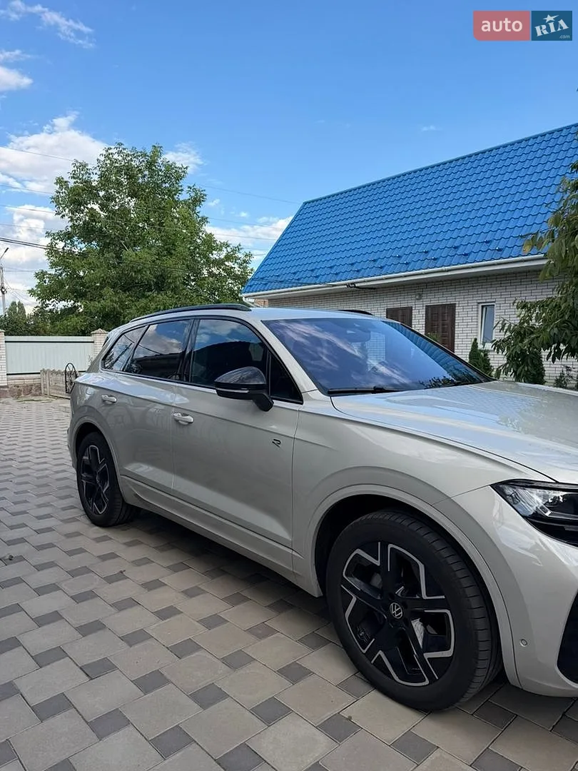 2023 Volkswagen Touareg - мініатюра 4