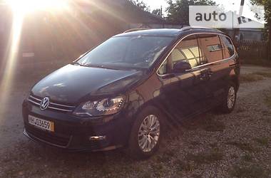 Минивэн Volkswagen Touran 2012 в 