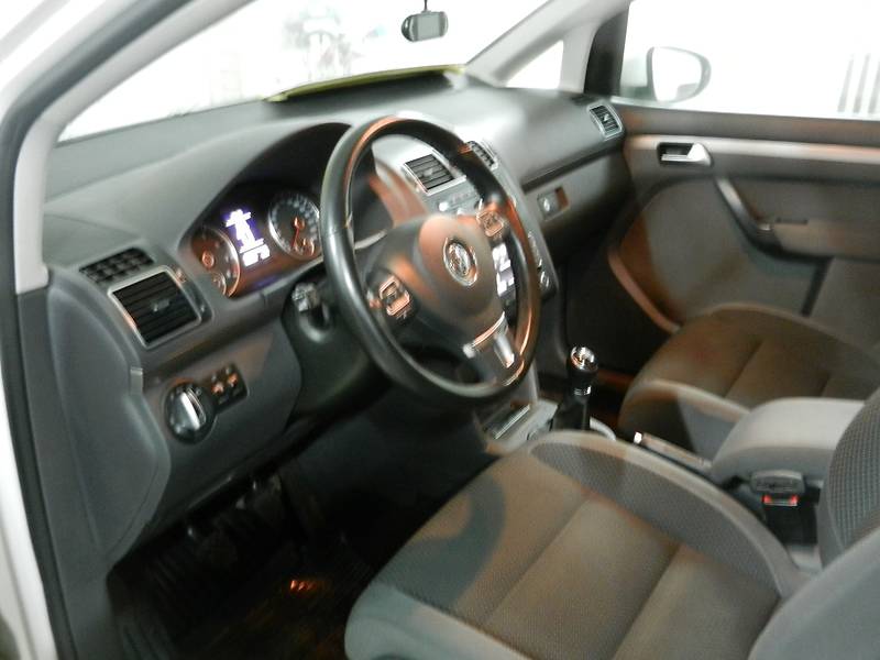 Мінівен Volkswagen Touran 2012 в Запоріжжі