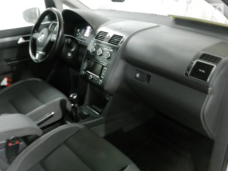Мінівен Volkswagen Touran 2012 в Запоріжжі