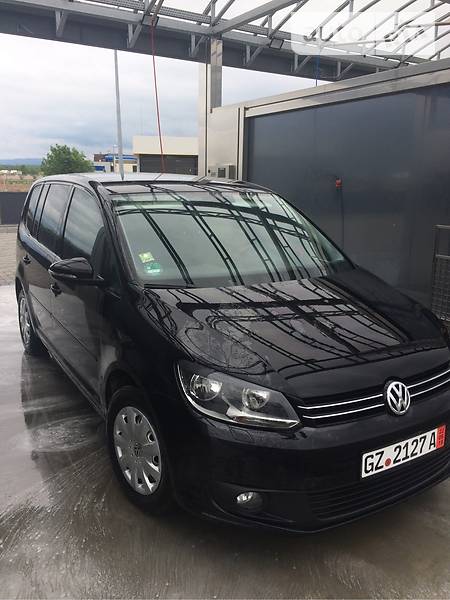 Минивэн Volkswagen Touran 2015 в 