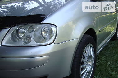 Універсал Volkswagen Touran 2004 в 