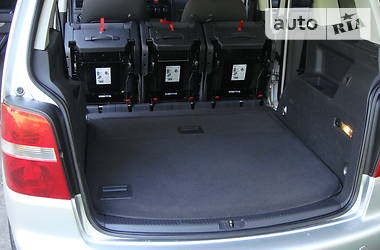Універсал Volkswagen Touran 2004 в 
