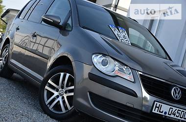 Минивэн Volkswagen Touran 2011 в Дрогобыче