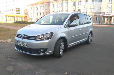 Мінівен Volkswagen Touran 2012 в Києві