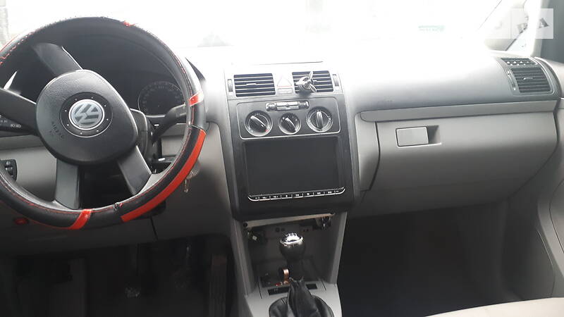 Мінівен Volkswagen Touran 2004 в Іршаві
