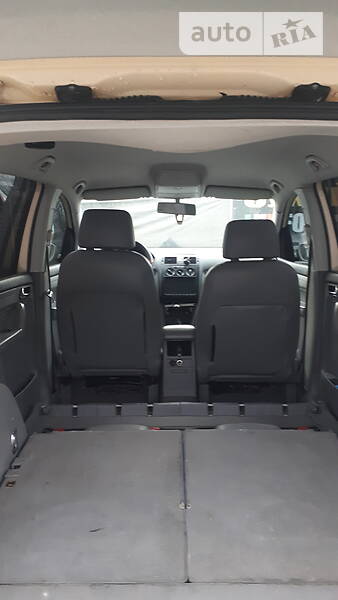 Мінівен Volkswagen Touran 2004 в Іршаві