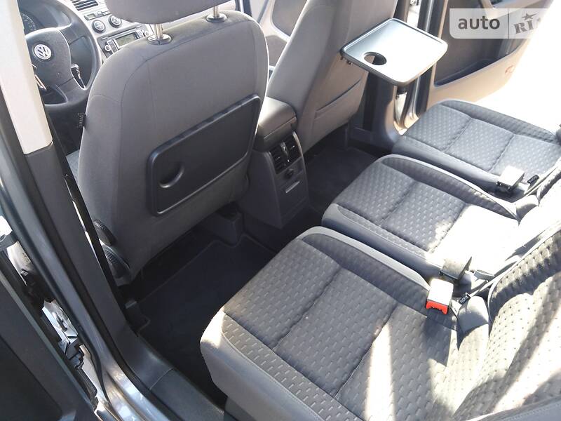 Мінівен Volkswagen Touran 2009 в Запоріжжі