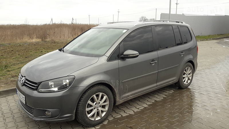 Мінівен Volkswagen Touran 2011 в 