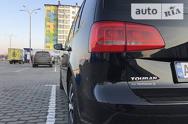 Мінівен Volkswagen Touran 2011 в 