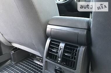 Мінівен Volkswagen Touran 2011 в 