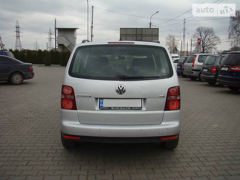 Мінівен Volkswagen Touran 2008 в Луцьку