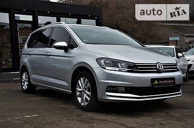 Мінівен Volkswagen Touran 2015 в 