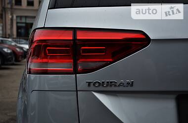 Мінівен Volkswagen Touran 2015 в 