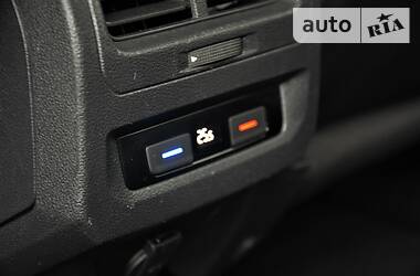 Мінівен Volkswagen Touran 2015 в 