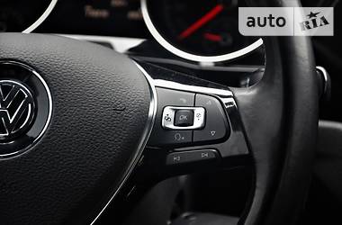 Мінівен Volkswagen Touran 2015 в 