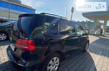 Мінівен Volkswagen Touran 2010 в 