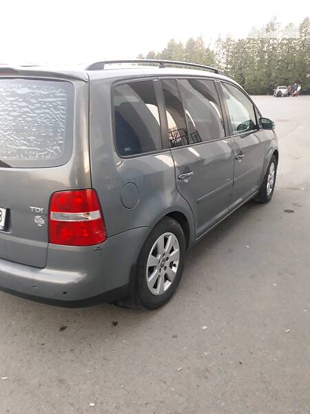 Мінівен Volkswagen Touran 2005 в Ужгороді