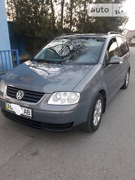 Мінівен Volkswagen Touran 2005 в Ужгороді