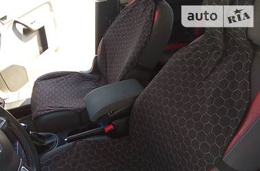 Мінівен Volkswagen Touran 2013 в 