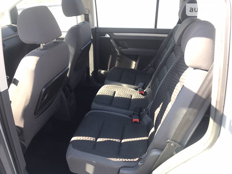 Мінівен Volkswagen Touran 2010 в Луцьку