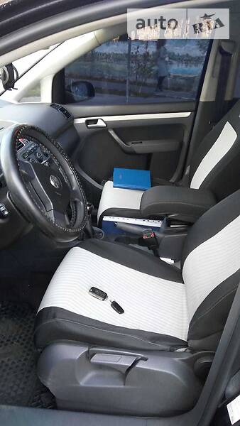 Мінівен Volkswagen Touran 2008 в Києві