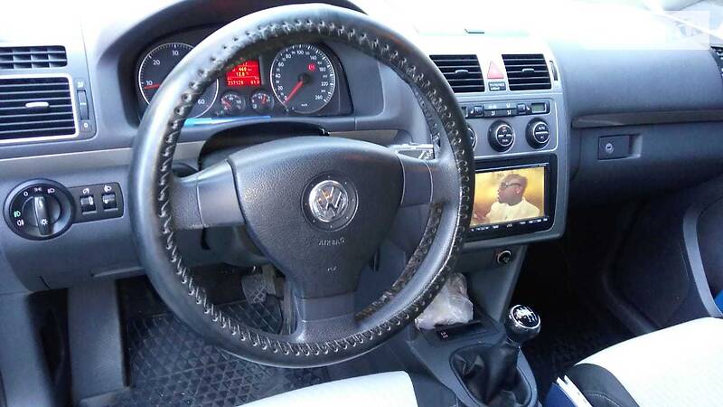 Мінівен Volkswagen Touran 2008 в Києві